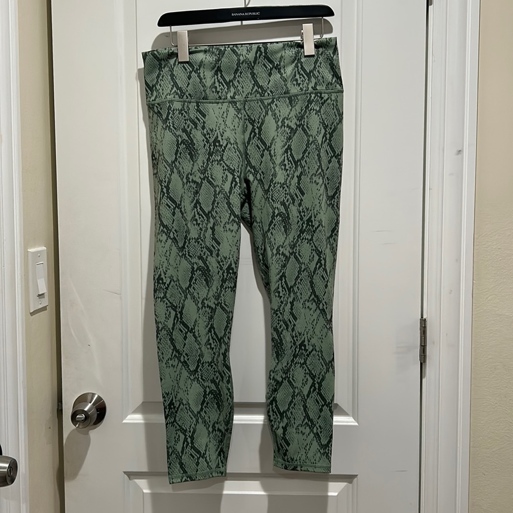 Fabletics / XL / Mint Green Snakeskin Pattern